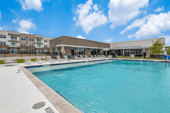 Resia Rayzor Ranch Apartments Swimming Pool
