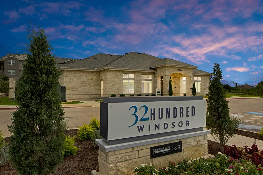 32 Hundred Windsor Apartments