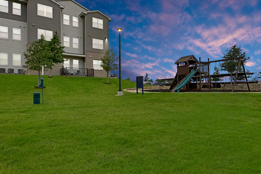 32 Hundred Windsor Apartments
