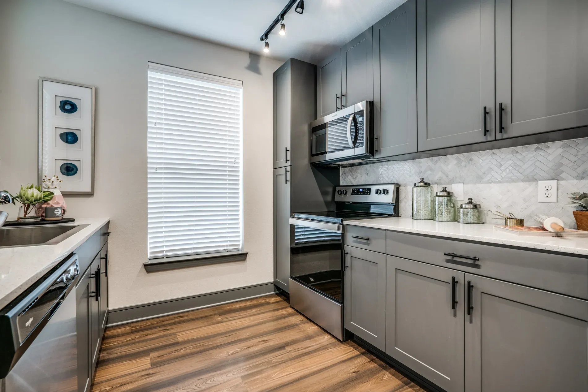 Epoch on Eagle Apartments with Gas Stoves