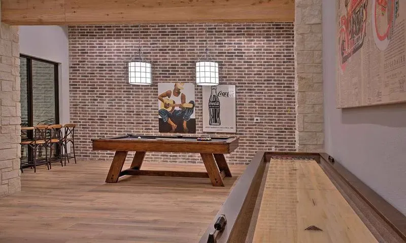 Hunters Creek Apartments Game Room