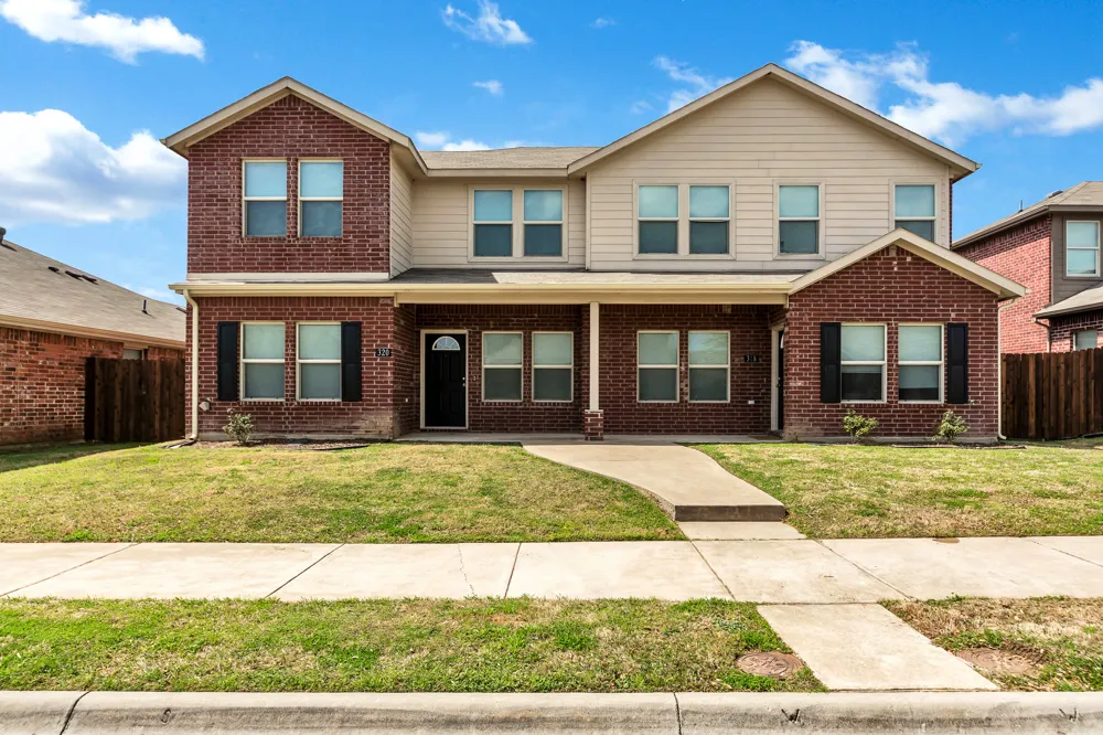 Longhorn Cove Apartments Jogging Trail
