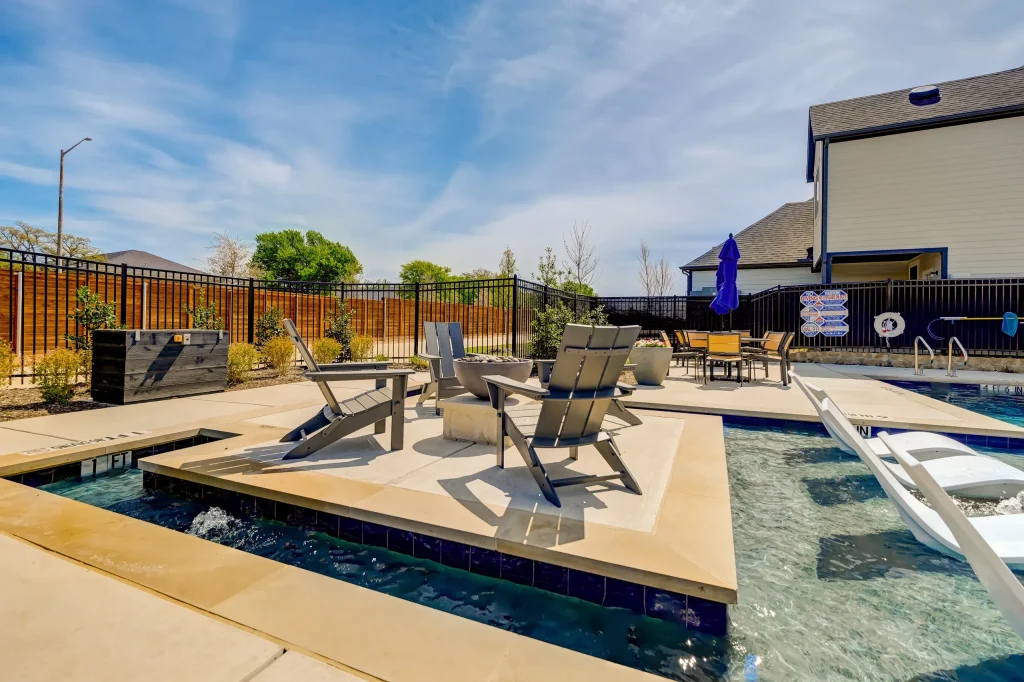 Canvas at Denton Apartments with Outdoor Kitchen