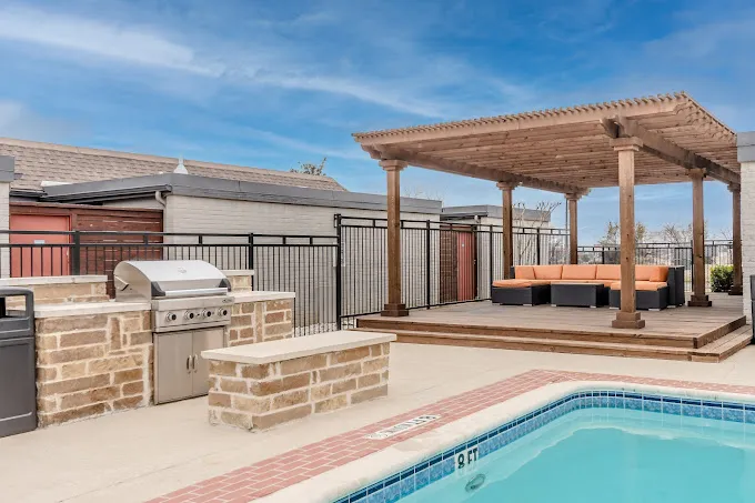 Greenway Patio Townhomes Apartments with Outdoor Kitchen
